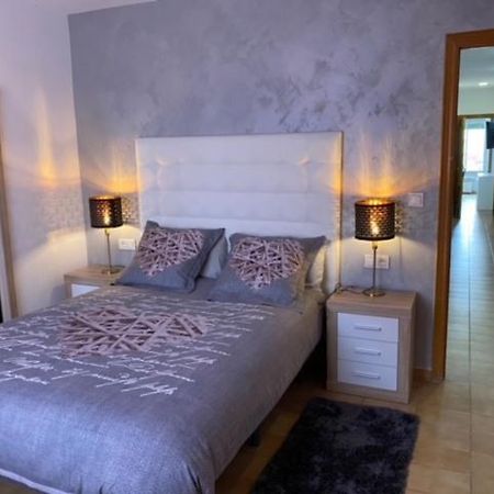 Piso Centrico Con Parking A 20Min De Barcelona Appartement Terrassa Buitenkant foto