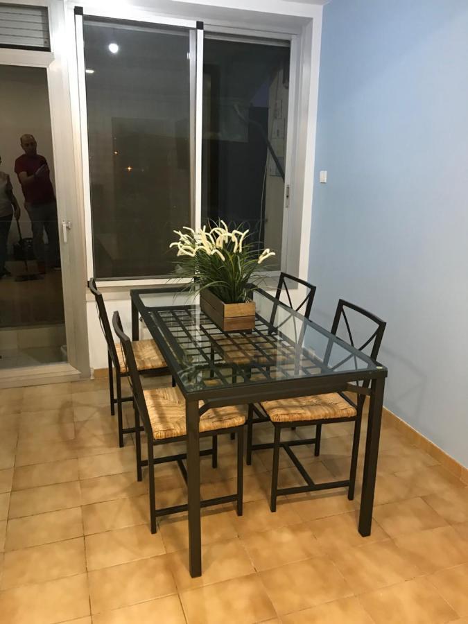 Piso Centrico Con Parking A 20Min De Barcelona Appartement Terrassa Buitenkant foto