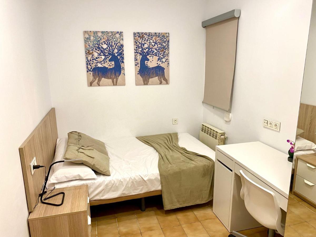 Piso Centrico Con Parking A 20Min De Barcelona Appartement Terrassa Buitenkant foto